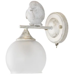 Arte Lamp Gemelli A2150AP-1WG Настенный светильник бра с птичкой, плафон шар 13 см, белое стекло, основание золото/белый металл, лампа E27 1шт до 60Вт IP20 220В, без выключателя на корпусе